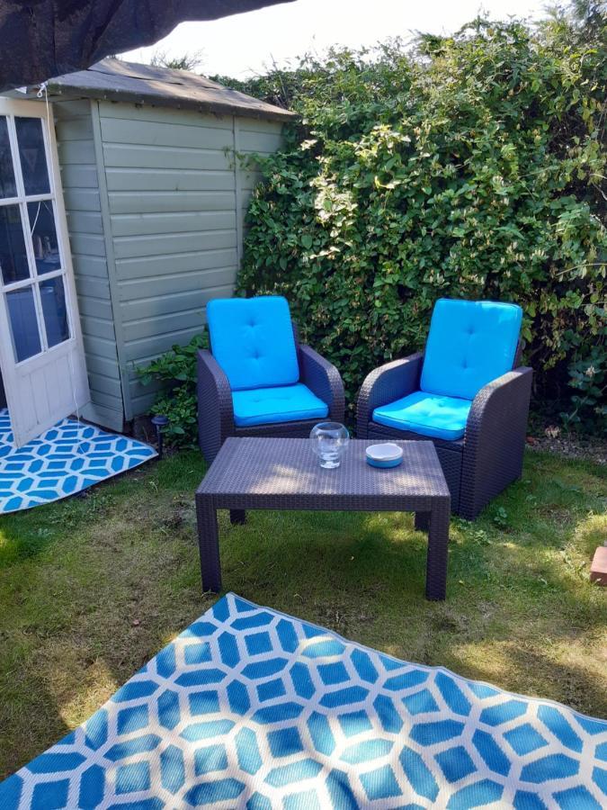 The White Dove Bed And Breakfast With Bell Tents And Private Hot Tubs Coddington  Kültér fotó
