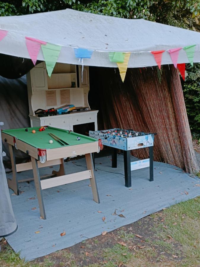 The White Dove Bed And Breakfast With Bell Tents And Private Hot Tubs Coddington  Kültér fotó