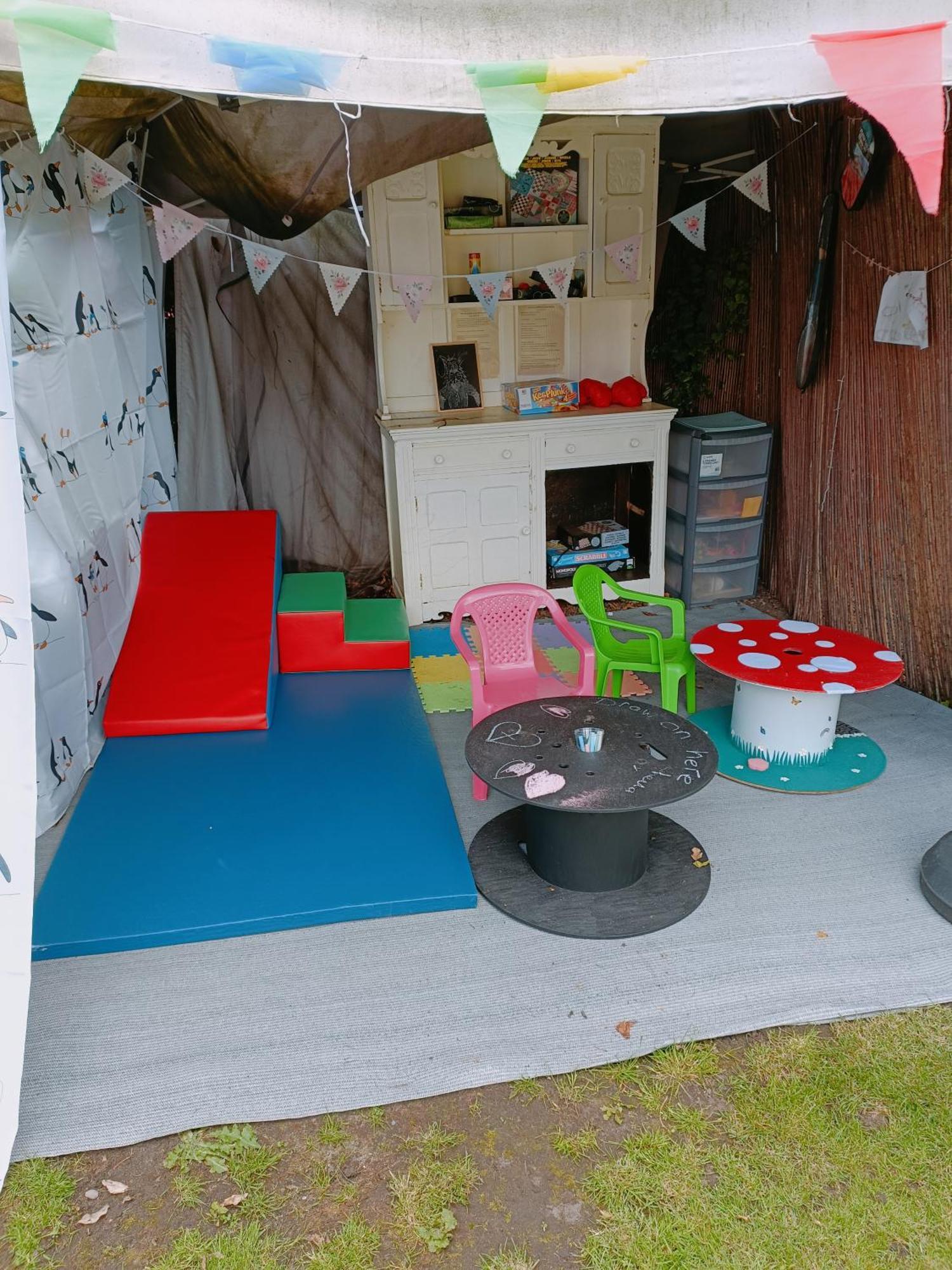 The White Dove Bed And Breakfast With Bell Tents And Private Hot Tubs Coddington  Kültér fotó