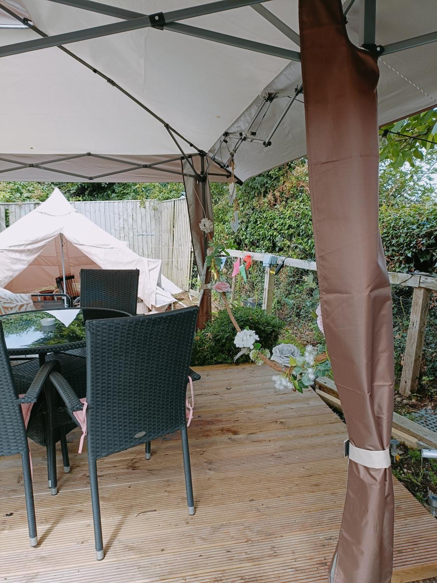 The White Dove Bed And Breakfast With Bell Tents And Private Hot Tubs Coddington  Kültér fotó